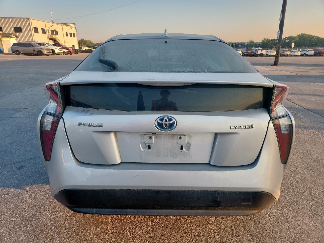 2017 Toyota Prius Two - Фото 6