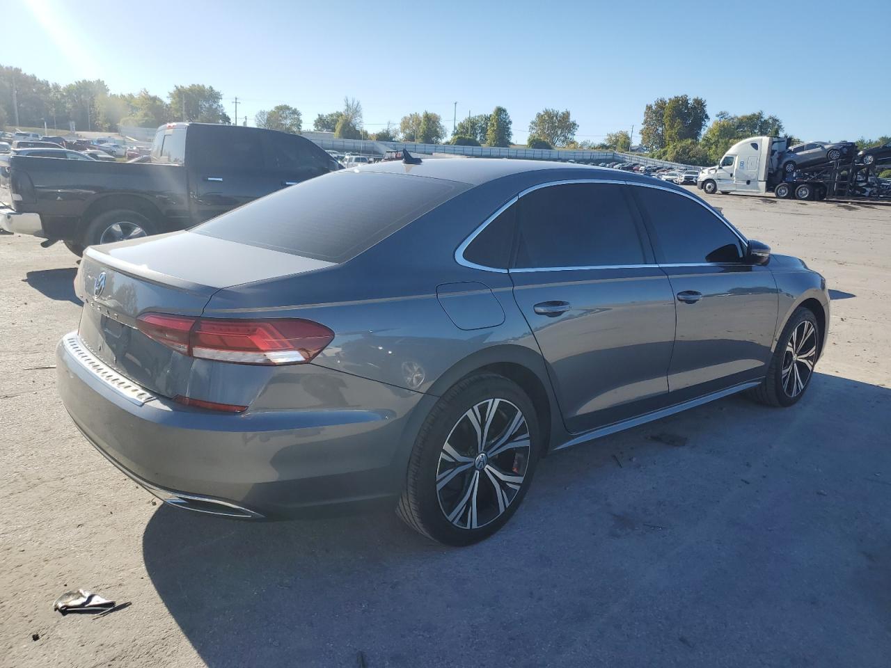 2021 Volkswagen Passat Se - Фото 3