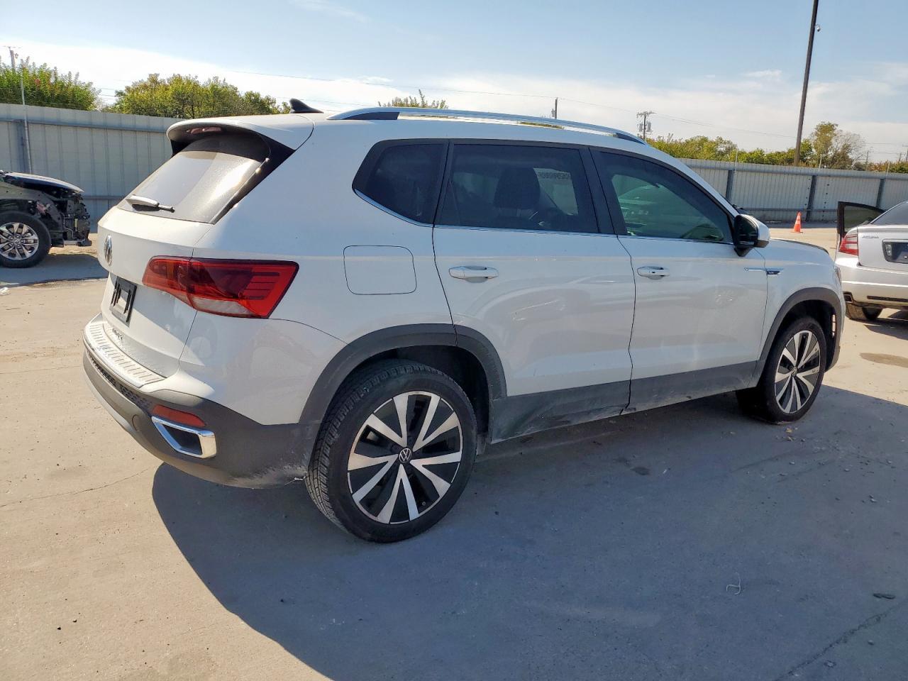 2024 Volkswagen Taos Se - Фото 3