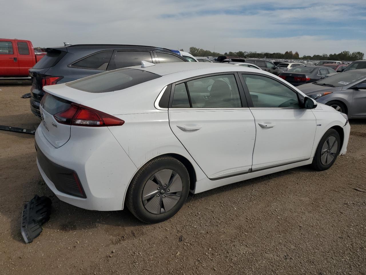 2020 Hyundai Ioniq Se - Фото 3