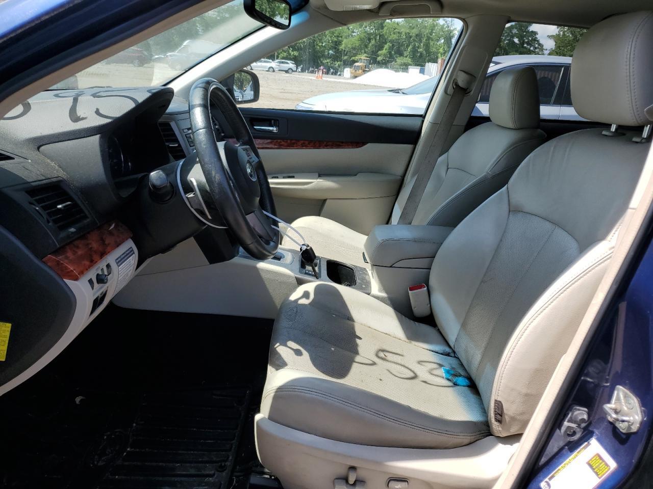 2011 Subaru Outback 2.5I Limited - Image 7