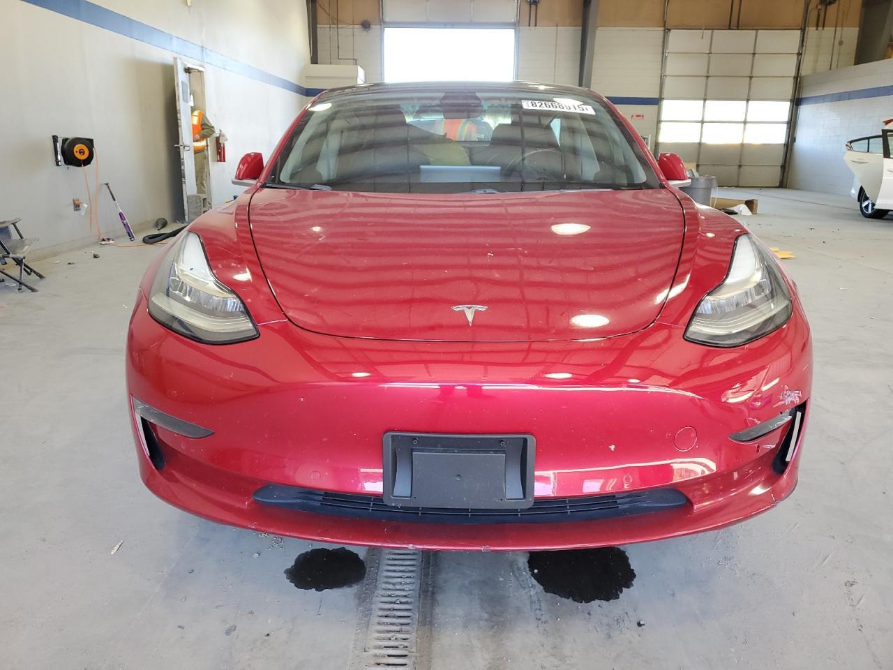 2018 Tesla Model 3 - Фото 5