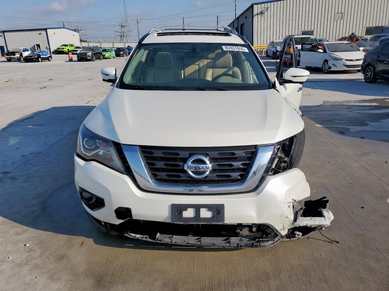 2017 Nissan Pathfinder S - Image 5