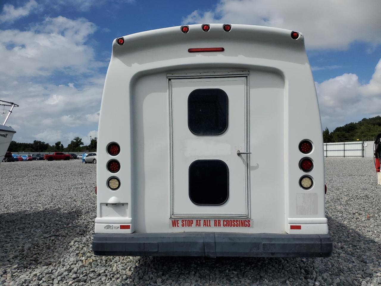 2014 Ford Econoline E450 Super Duty Cutaway Van - Фото 6