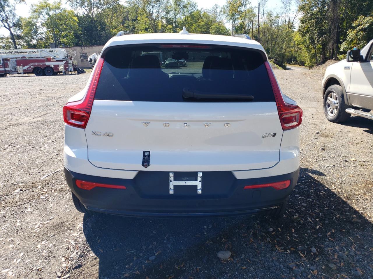 2025 Volvo Xc40 Plus - Фото 6