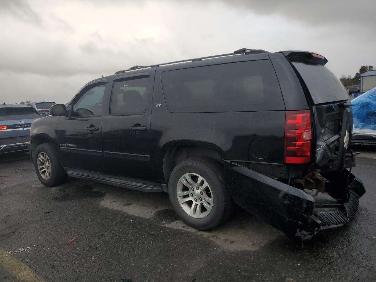 2007 Chevrolet Suburban K1500 - Фото 2
