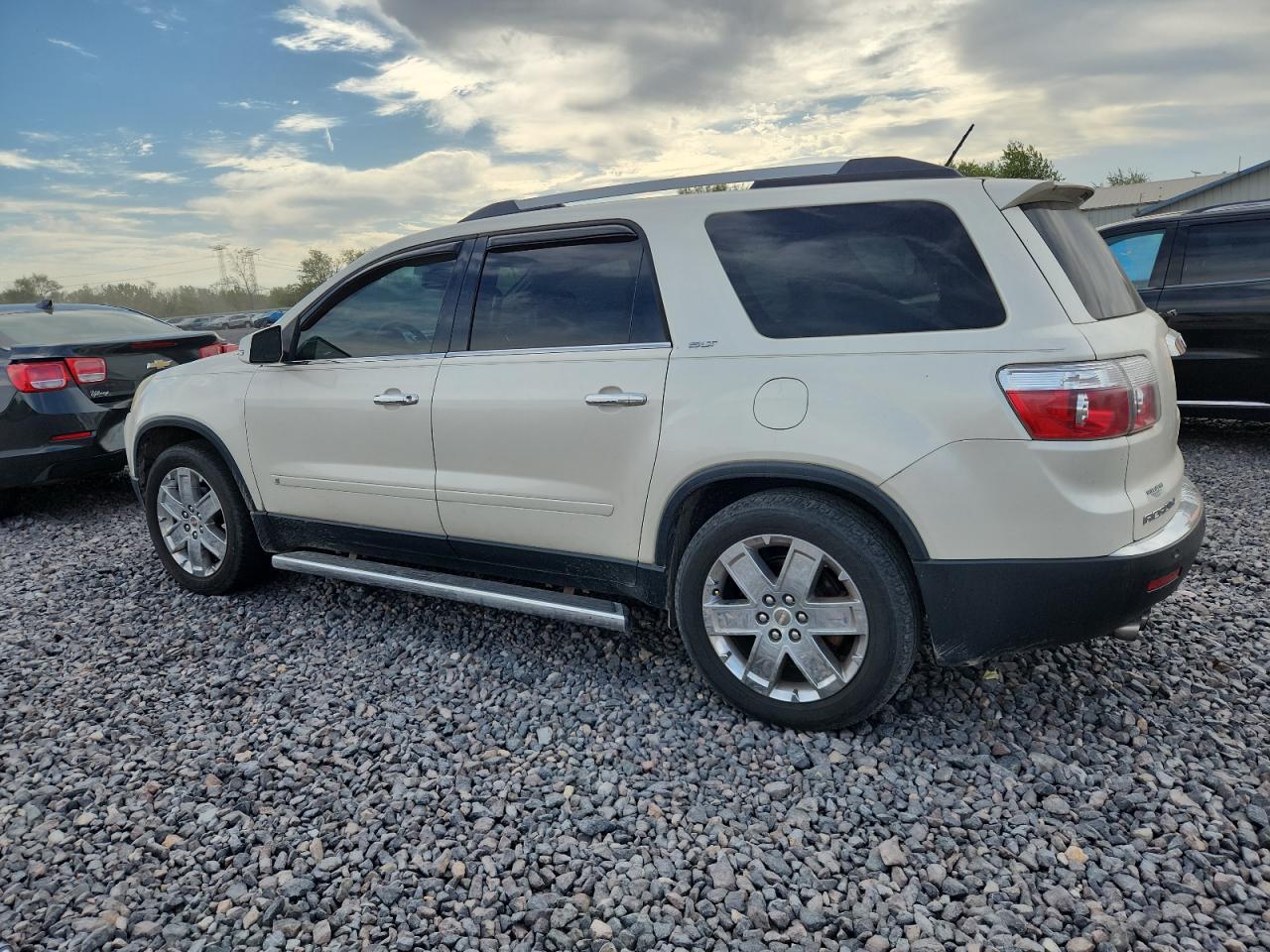2010 GMC Acadia Slt-2 - Image 2