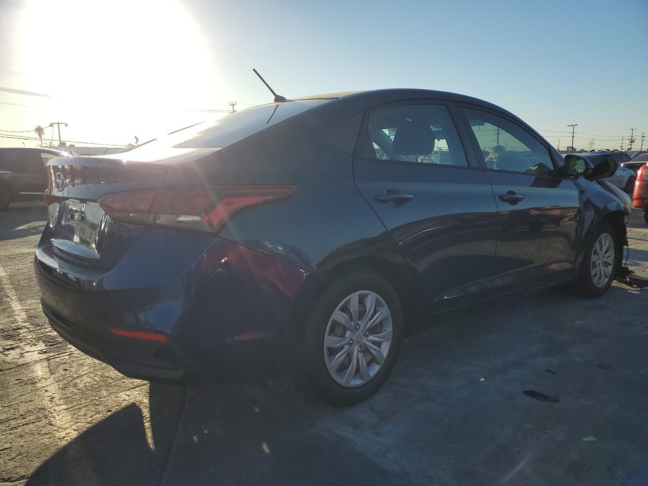 2020 Hyundai Accent Se - Фото 3