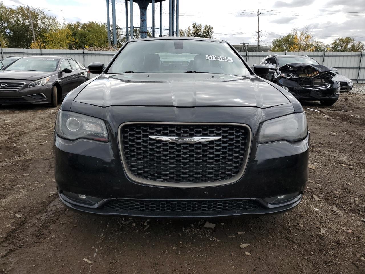 2019 Chrysler 300 S - Фото 5