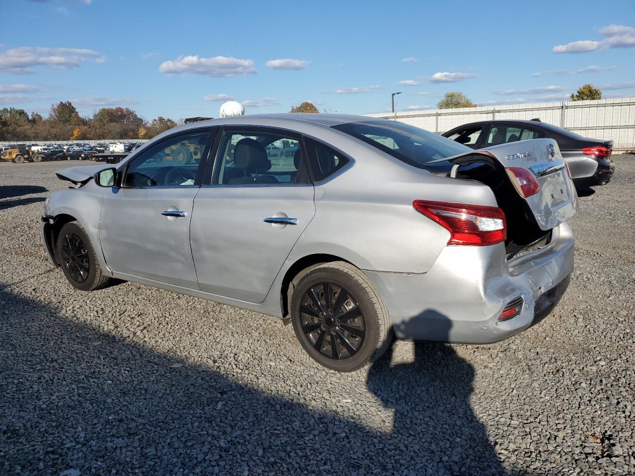 2018 Nissan Sentra S - Фото 2