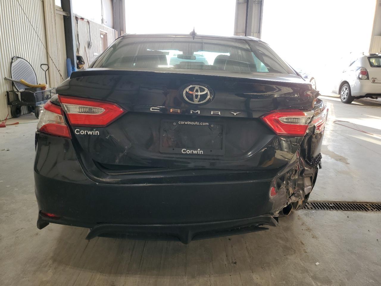 2020 Toyota Camry Se - Фото 6