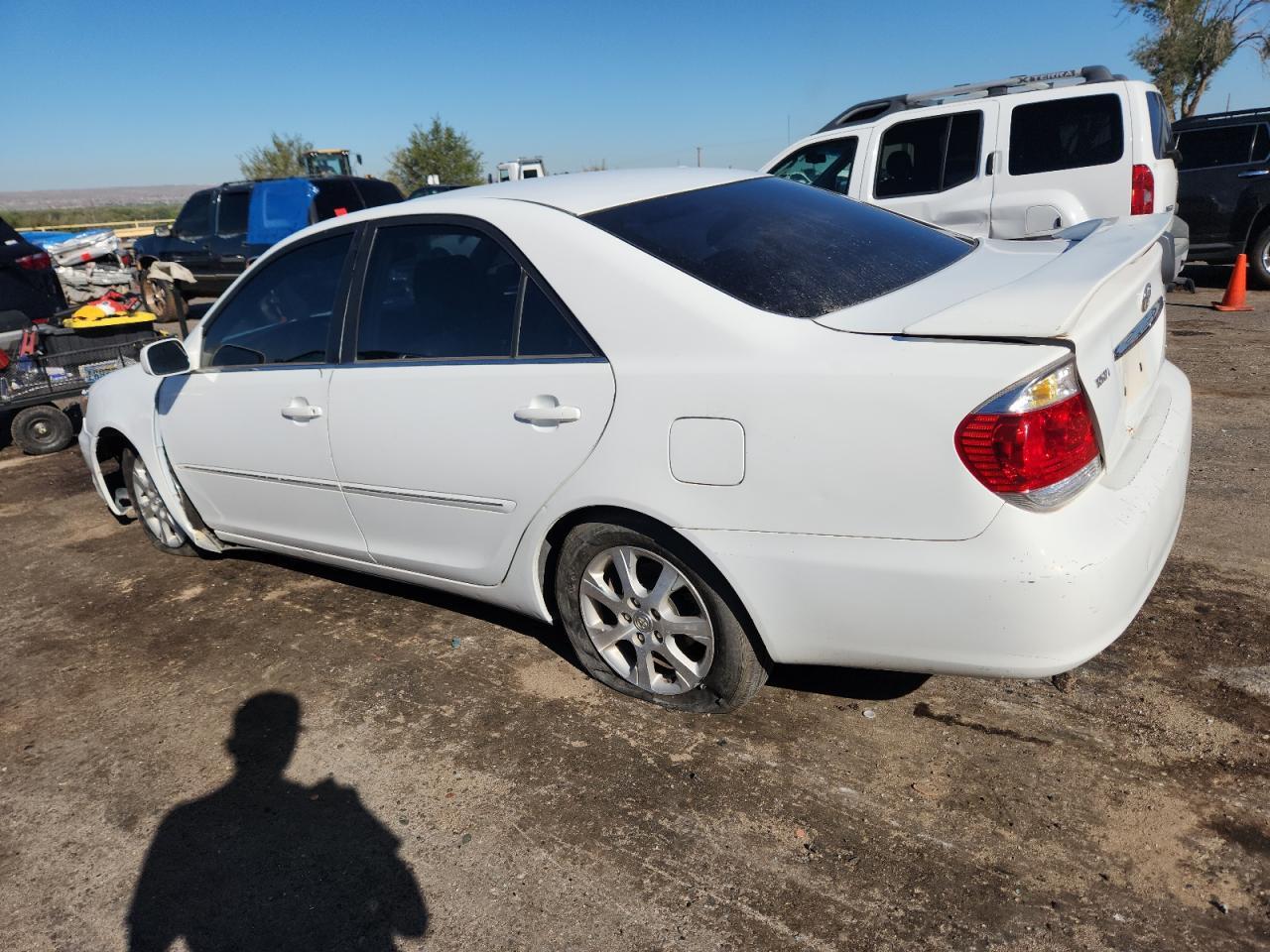 2005 Toyota Camry Le - Image 2