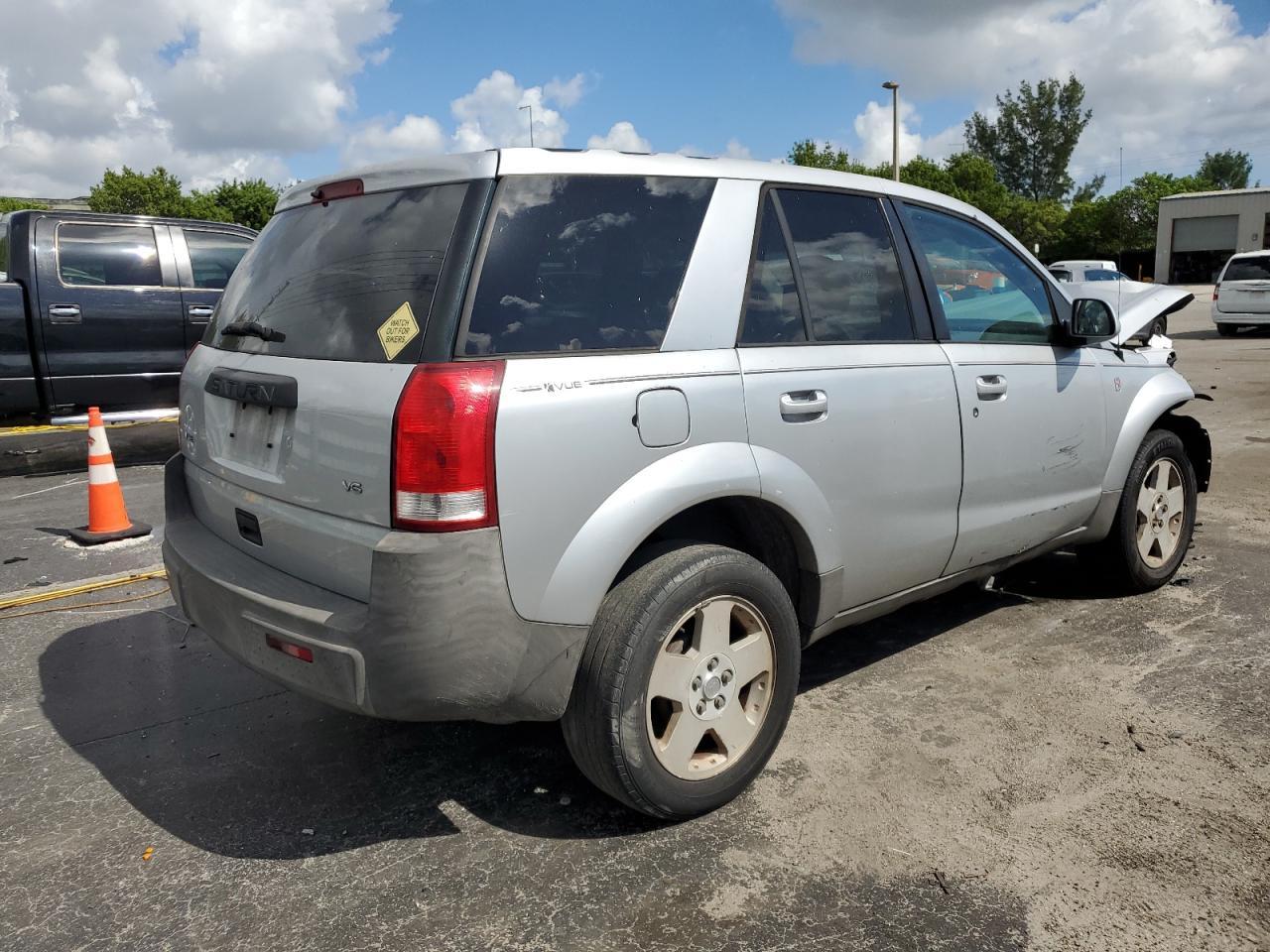 2005 Saturn Vue - Image 3