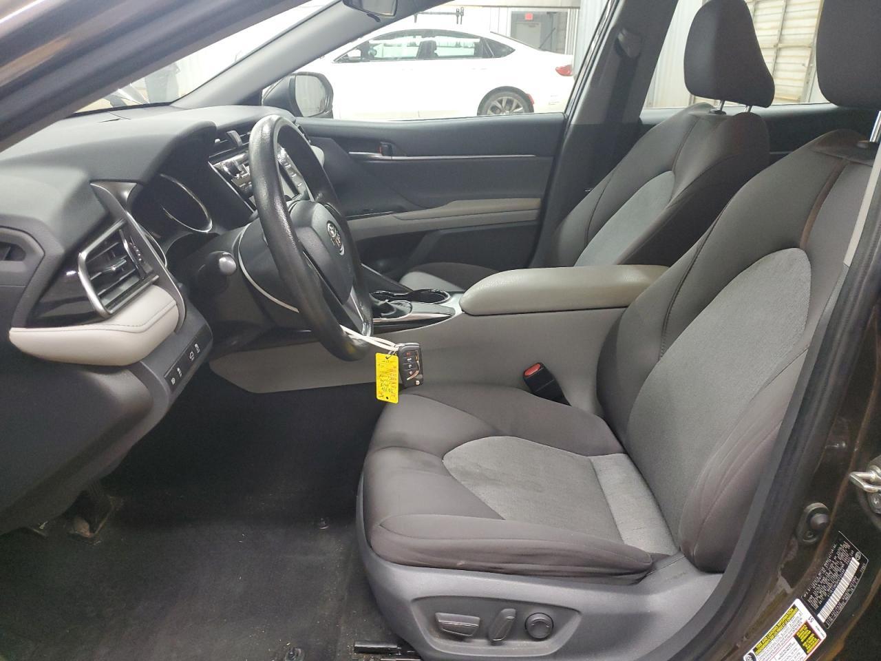 2019 Toyota Camry L - Фото 7