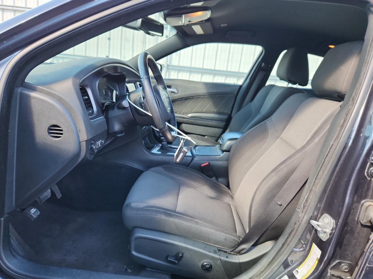 2017 Dodge Charger R - Image 7