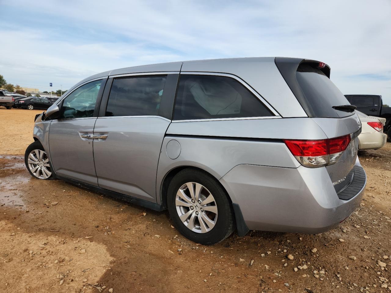 2016 Honda Odyssey Se - Фото 2