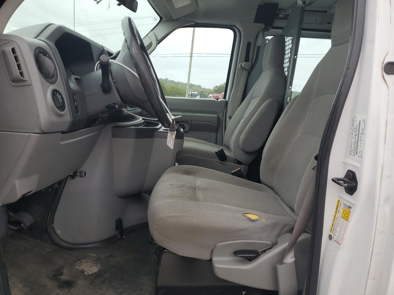 2013 Ford Econoline E250 Van - Фото 7