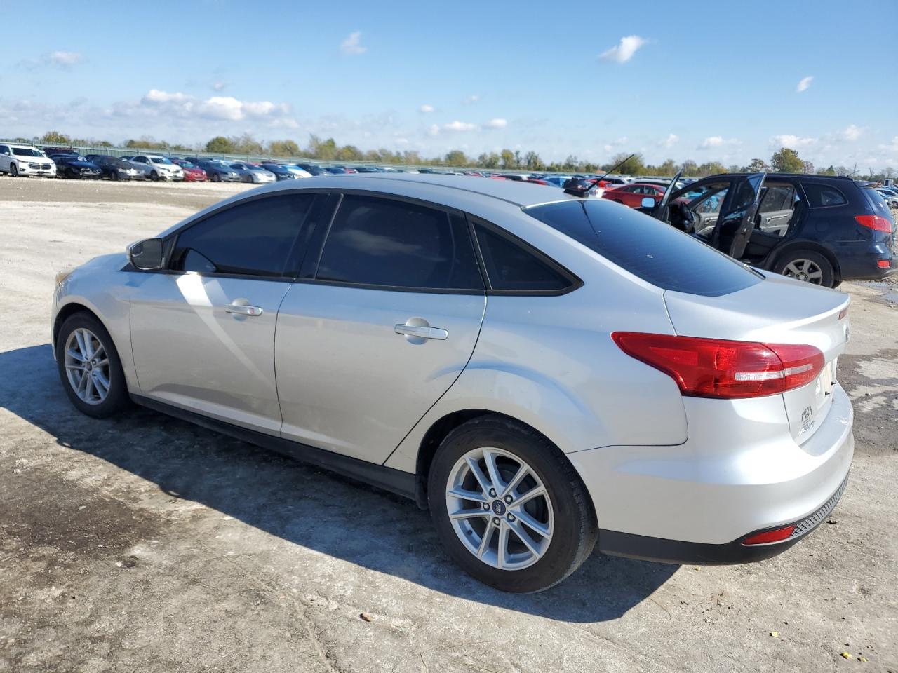 2017 Ford Focus Se - Image 2