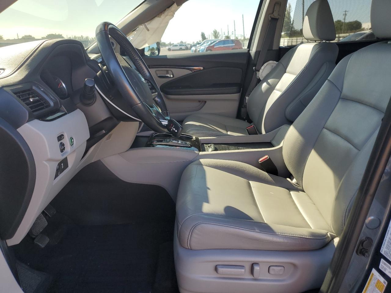 2021 Honda Pilot Touring - Image 7