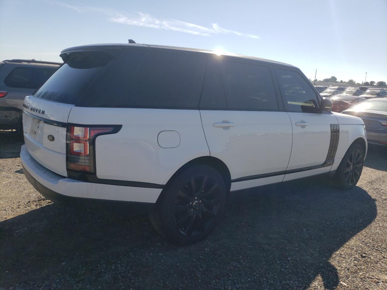 2015 Land Rover Range Rover Supercharged - Image 3
