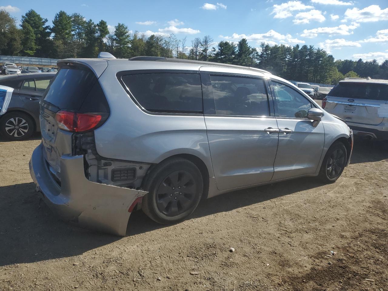2019 Chrysler Pacifica Hybrid Limited - Фото 3