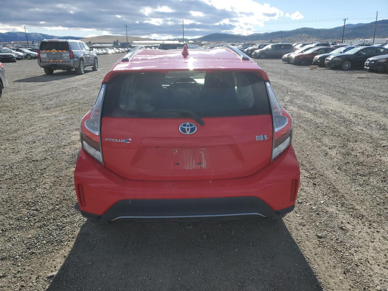 2018 Toyota Prius C - Image 6