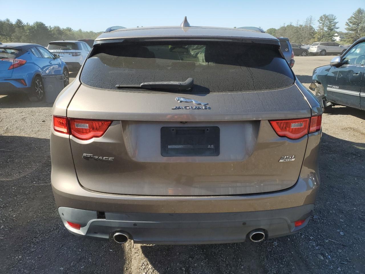 2017 Jaguar F-Pace Premium - Image 6