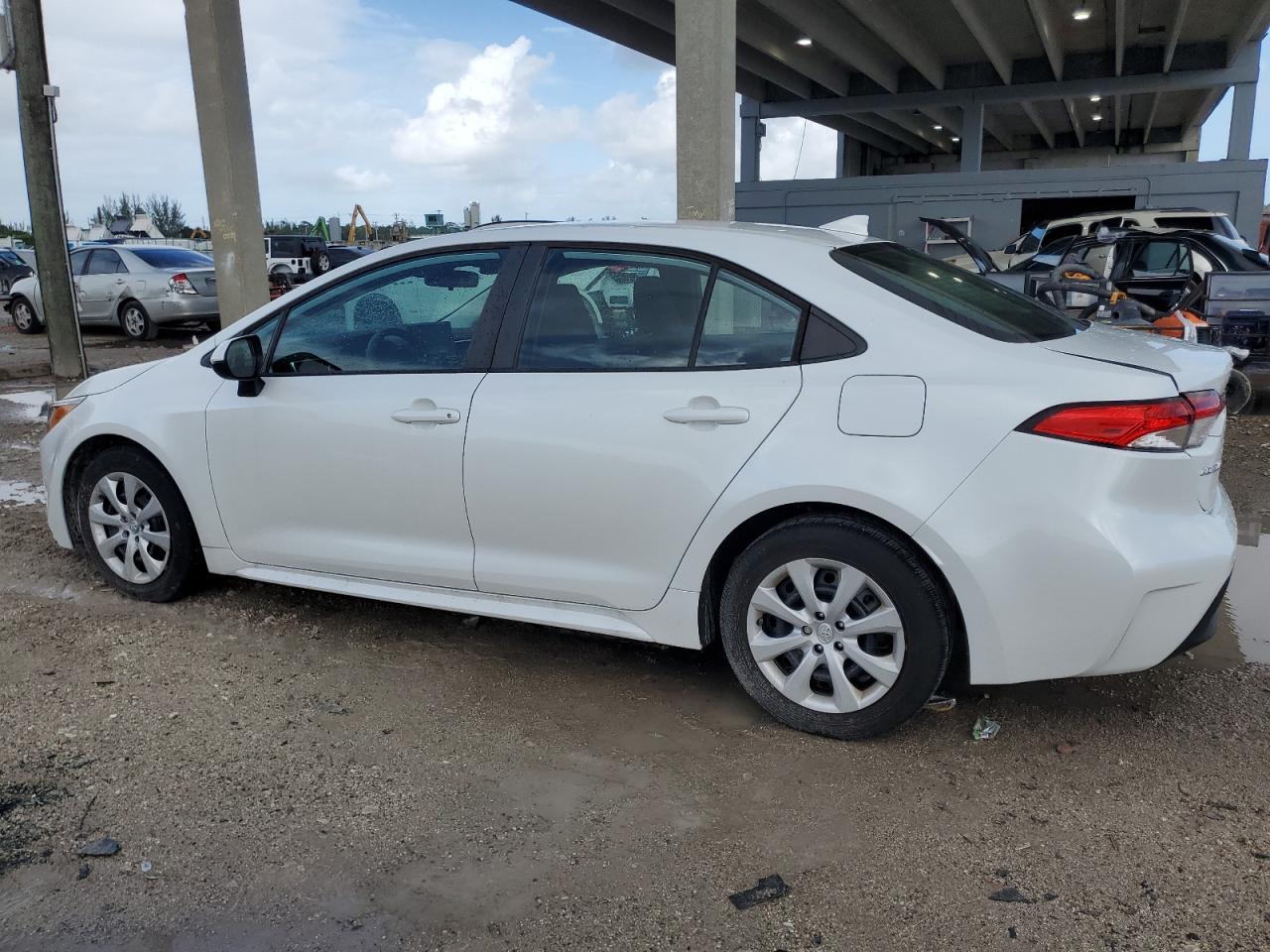 2023 Toyota Corolla Le - Фото 2