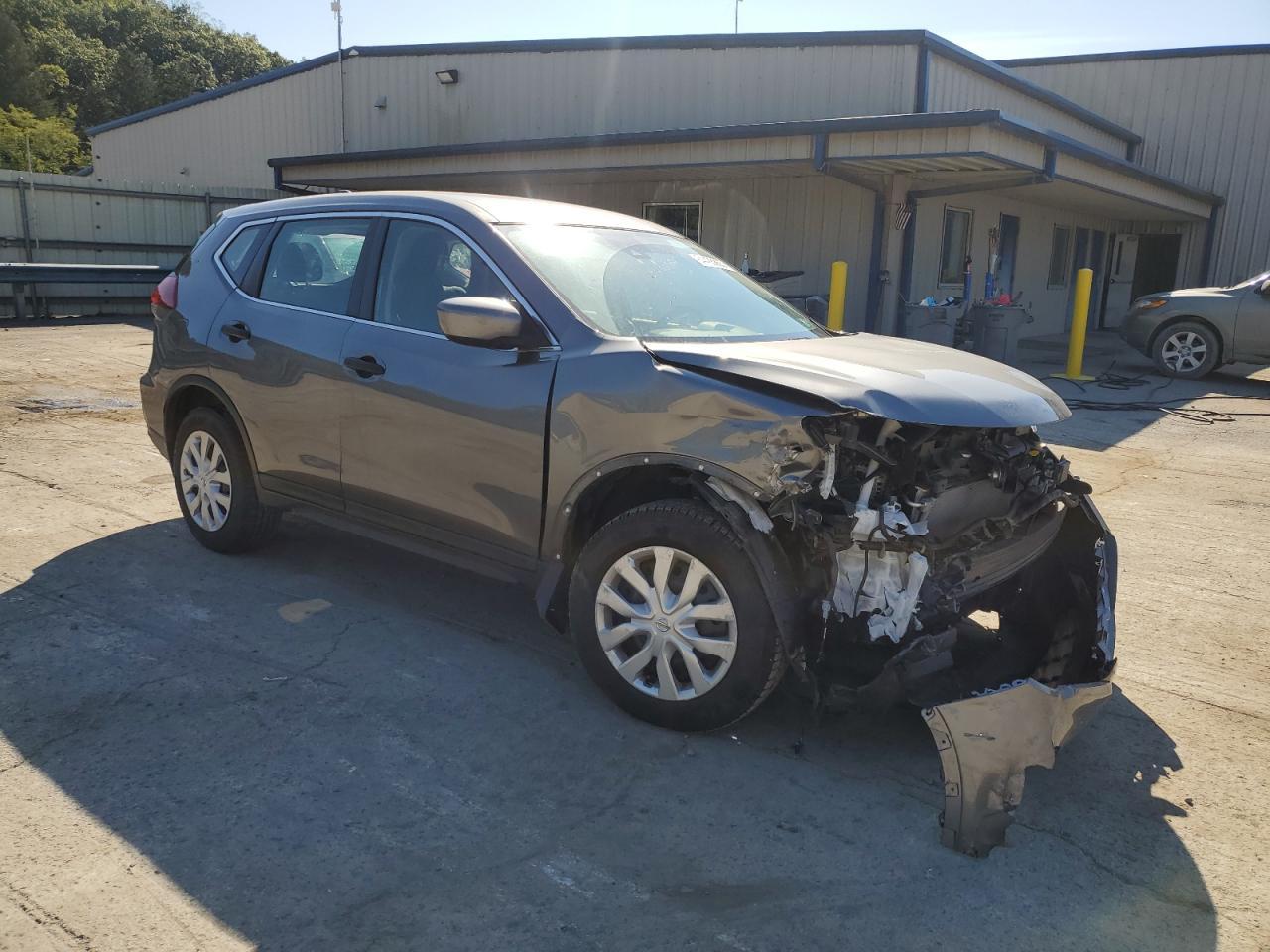 2019 Nissan Rogue S - Фото 4