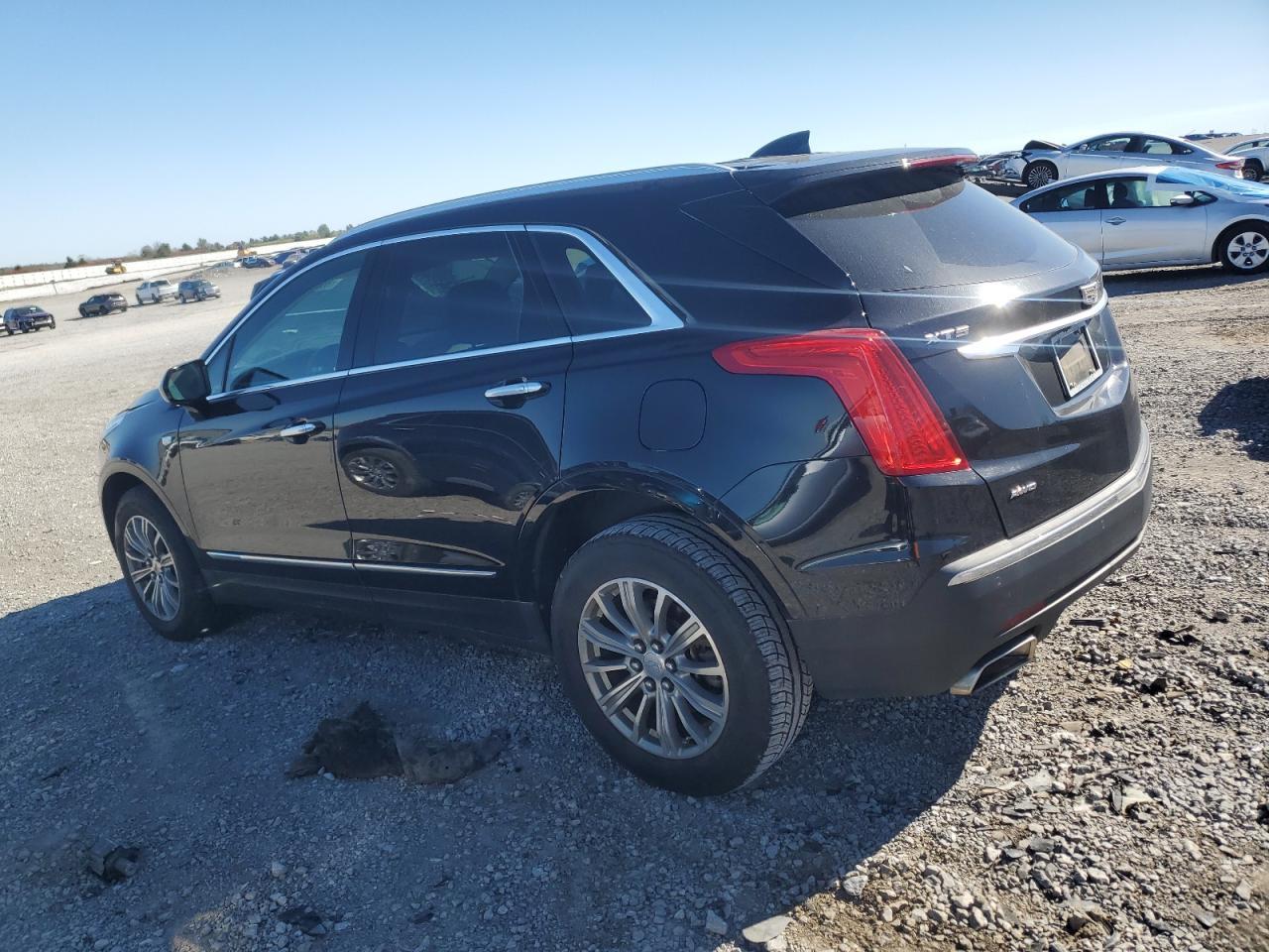 2019 Cadillac Xt5 Luxury - Image 2