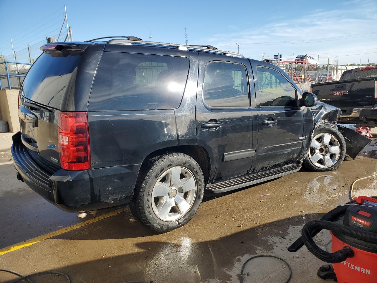 2011 Chevrolet Tahoe C1500 Ls - Image 3