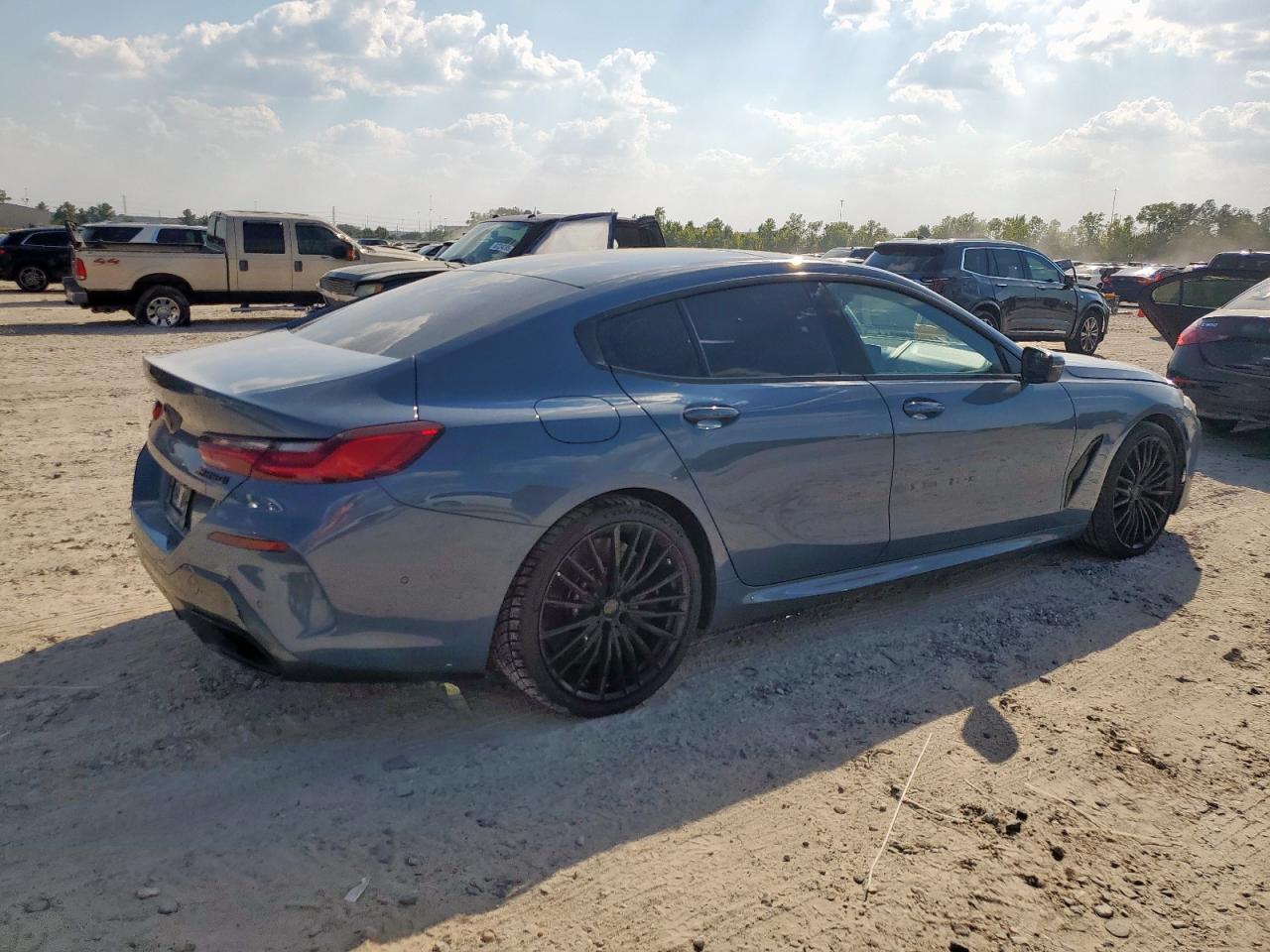 2022 BMW M850Xi - Фото 3
