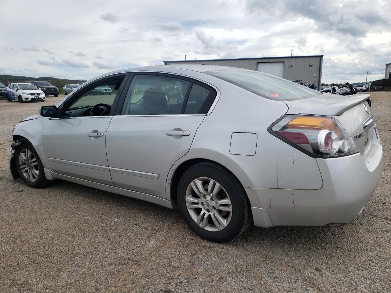 2011 Nissan Altima Base - Фото 2