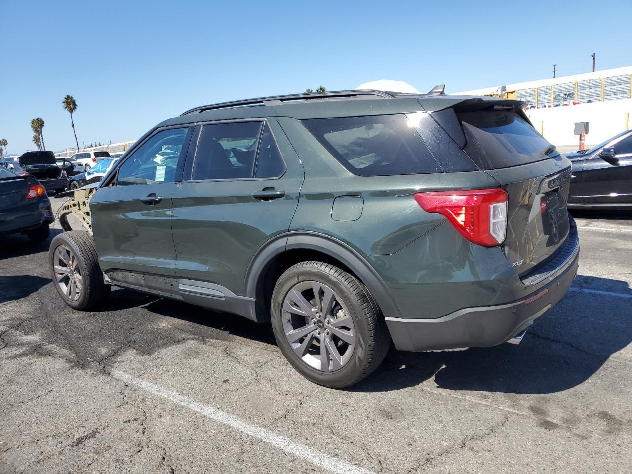 2023 Ford Explorer Xlt - Фото 2