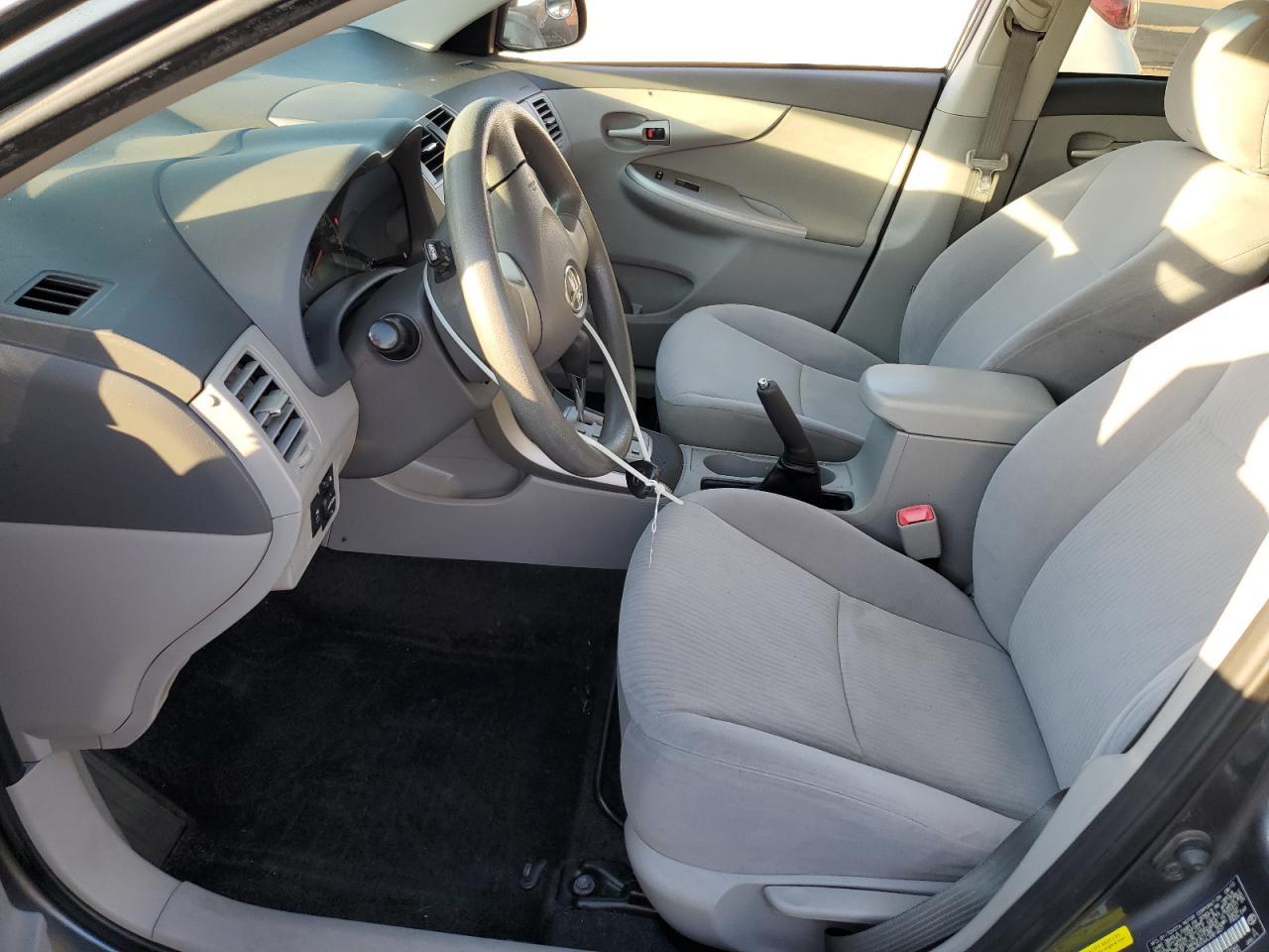 2010 Toyota Corolla Base - Фото 7