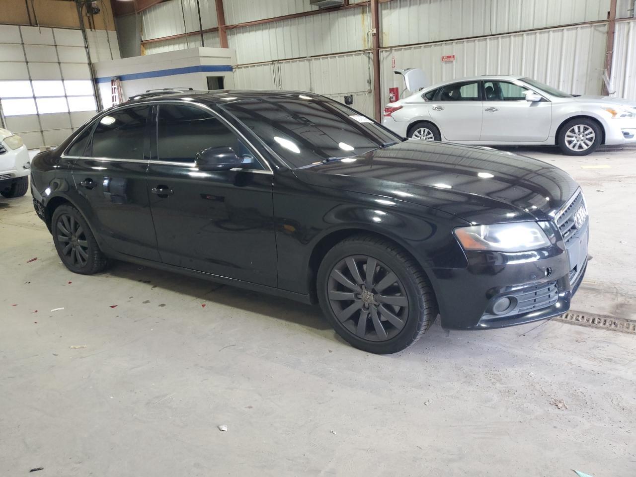 2010 Audi A4 Premium Plus - Фото 4