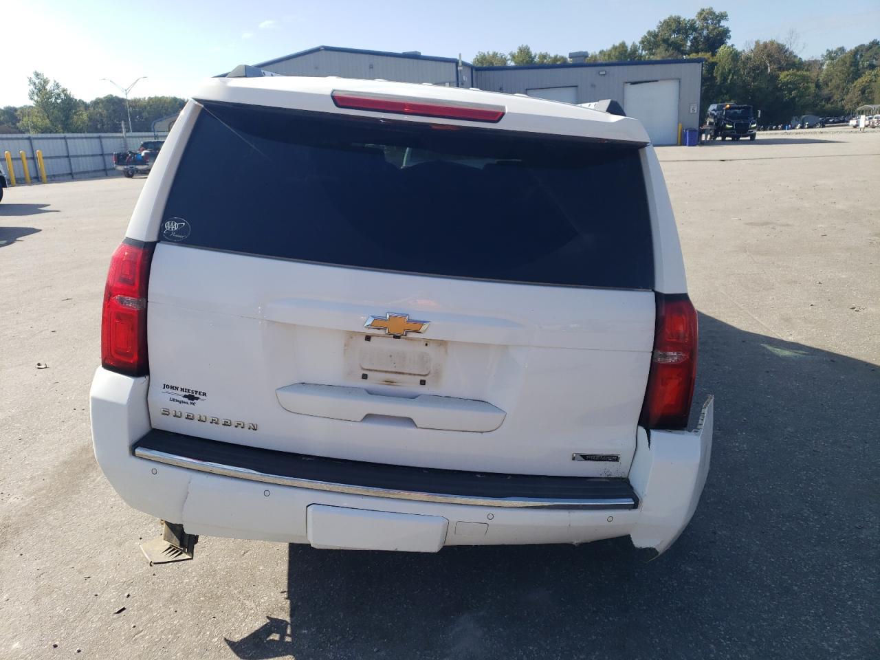 2017 Chevrolet Suburban K1500 Premier - Image 6