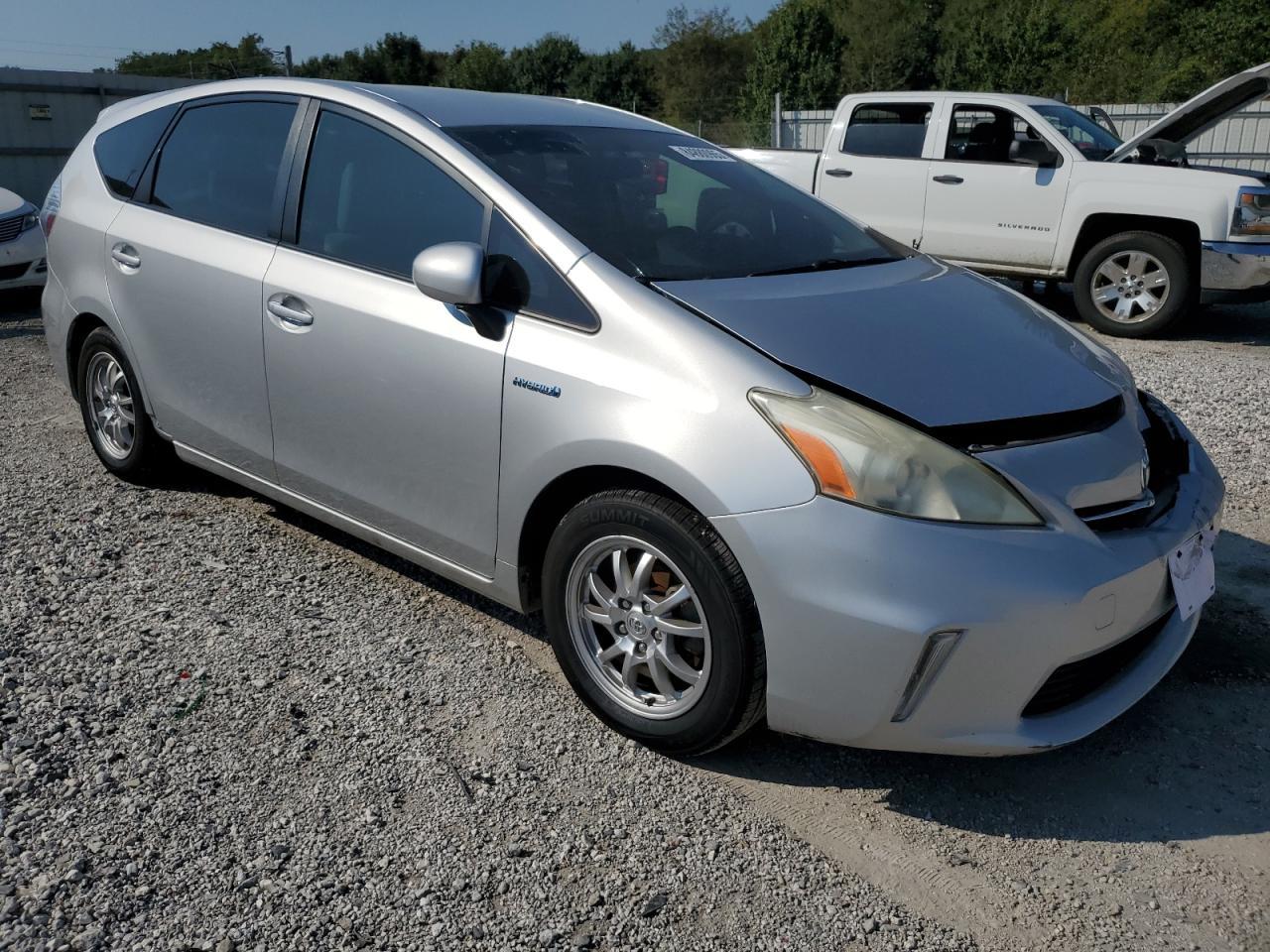 2013 Toyota Prius V - Фото 4