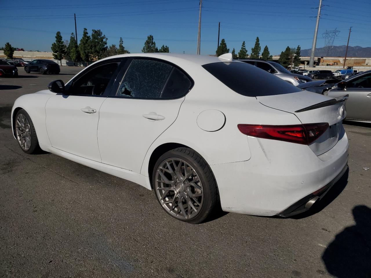 2021 Alfa Romeo Giulia Sport - Фото 2