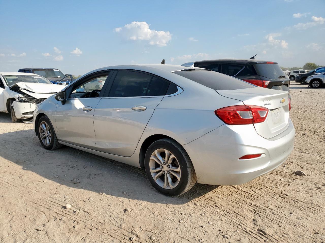 2019 Chevrolet Cruze Lt - Фото 2