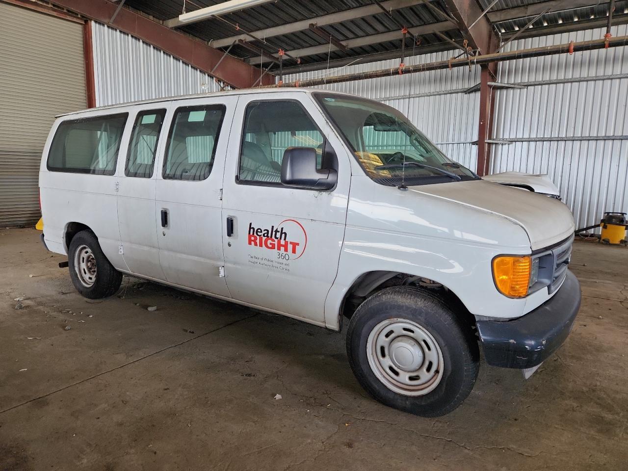 2006 Ford Econoline E150 Wagon - Image 4