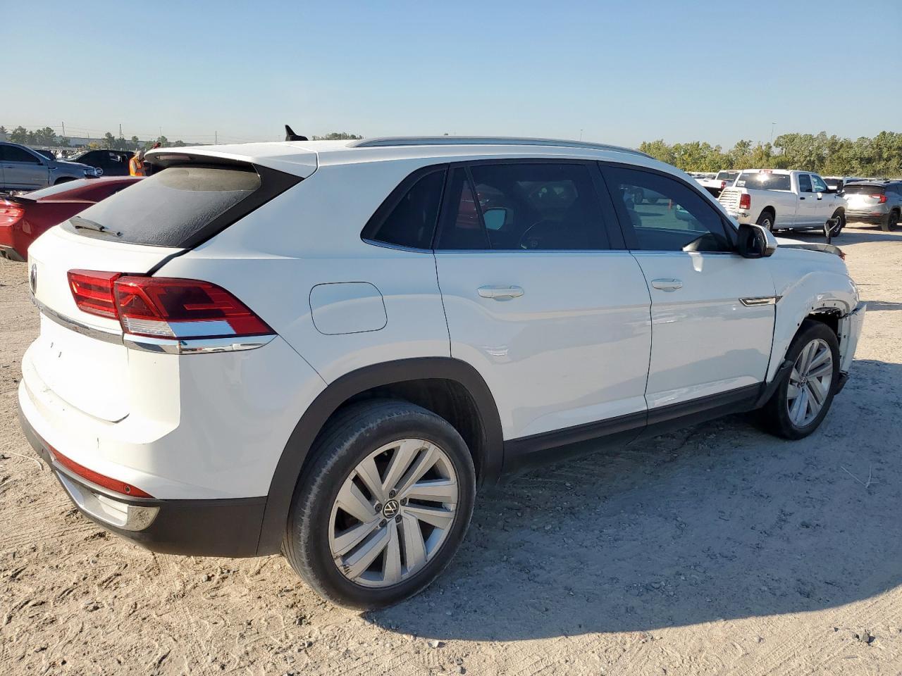 2020 Volkswagen Atlas Cross Sport Se - Image 3