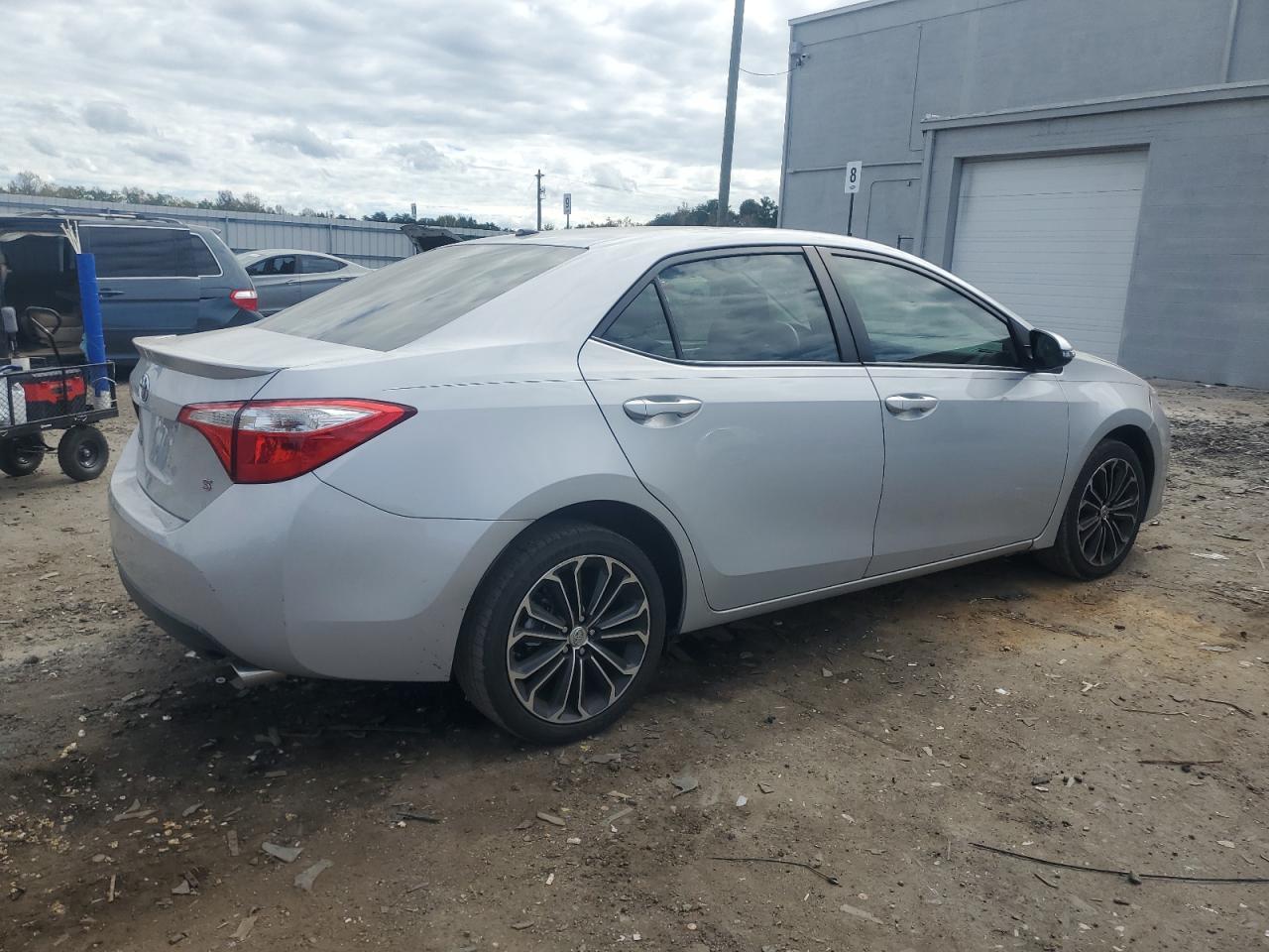 2015 Toyota Corolla L - Фото 3