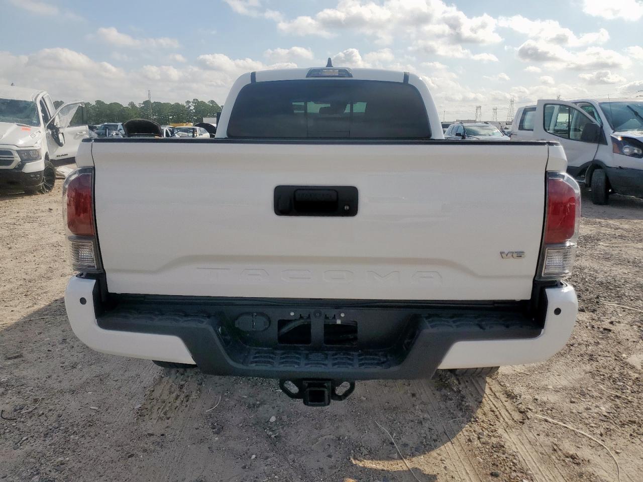 2022 Toyota Tacoma Double Cab - Фото 6