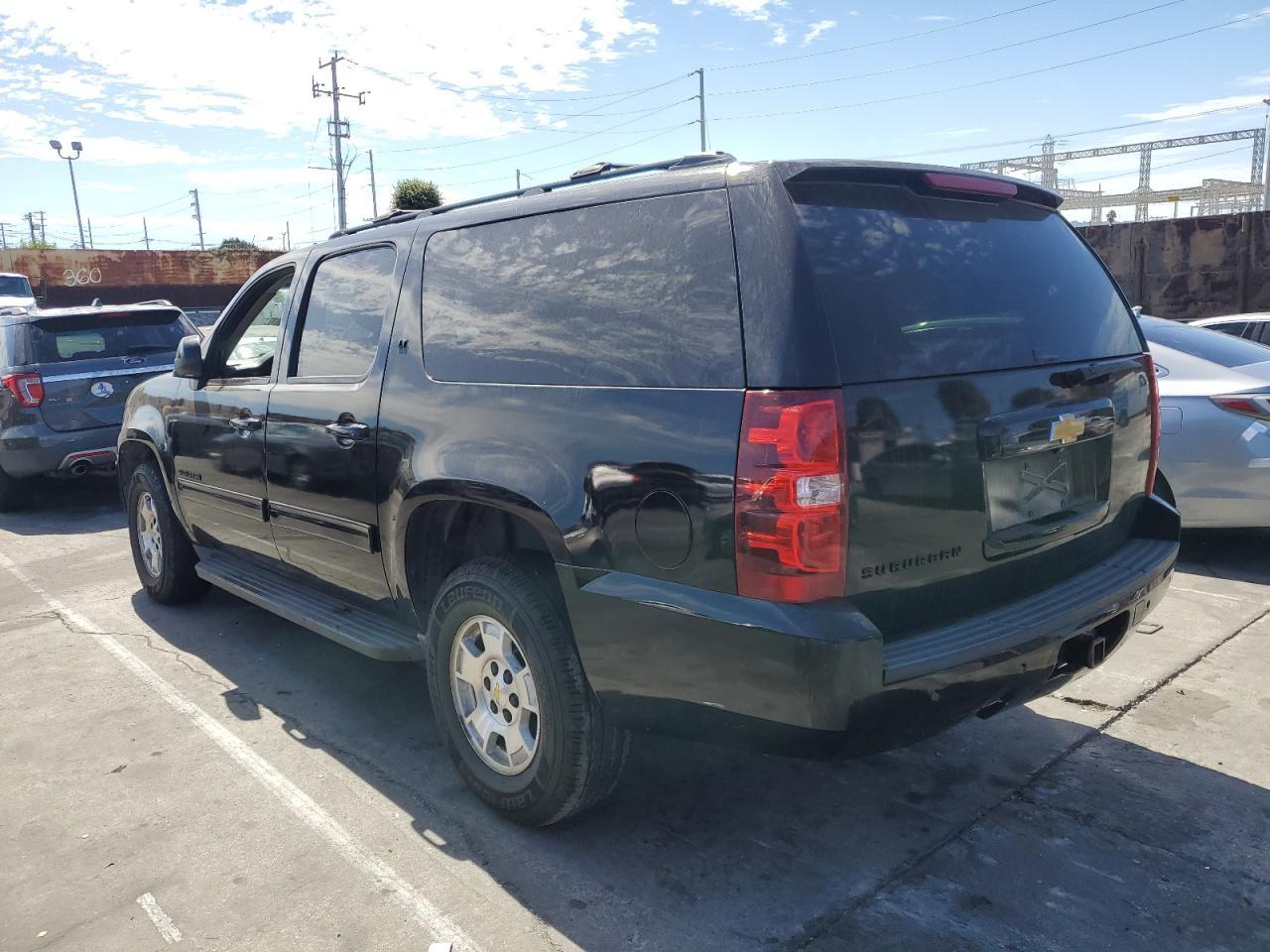 2013 Chevrolet Suburban C1500 Lt - Фото 2
