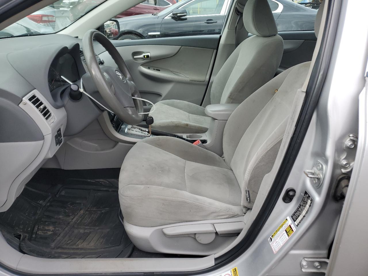 2010 Toyota Corolla Base - Фото 7