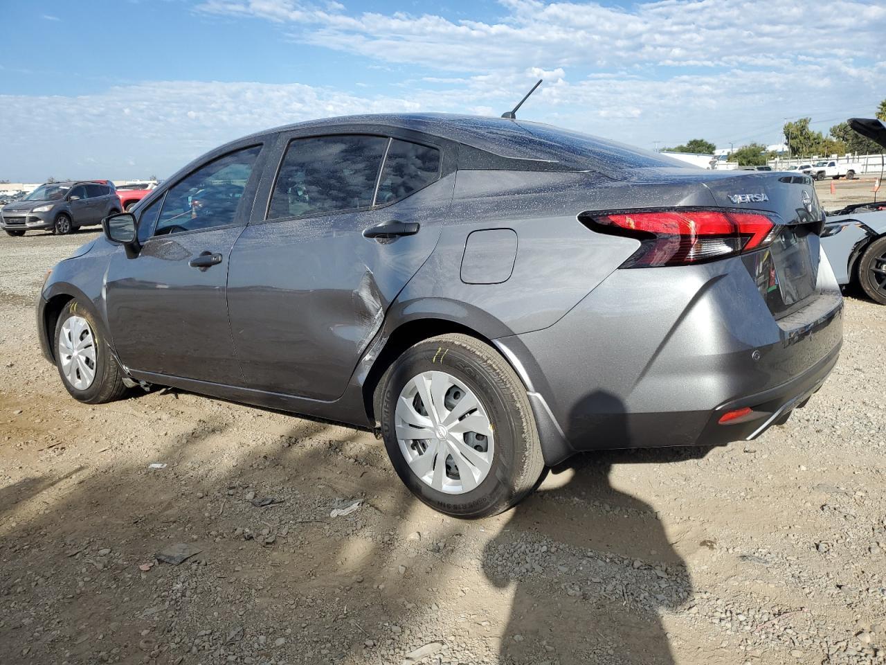 2025 Nissan Versa S - Фото 2