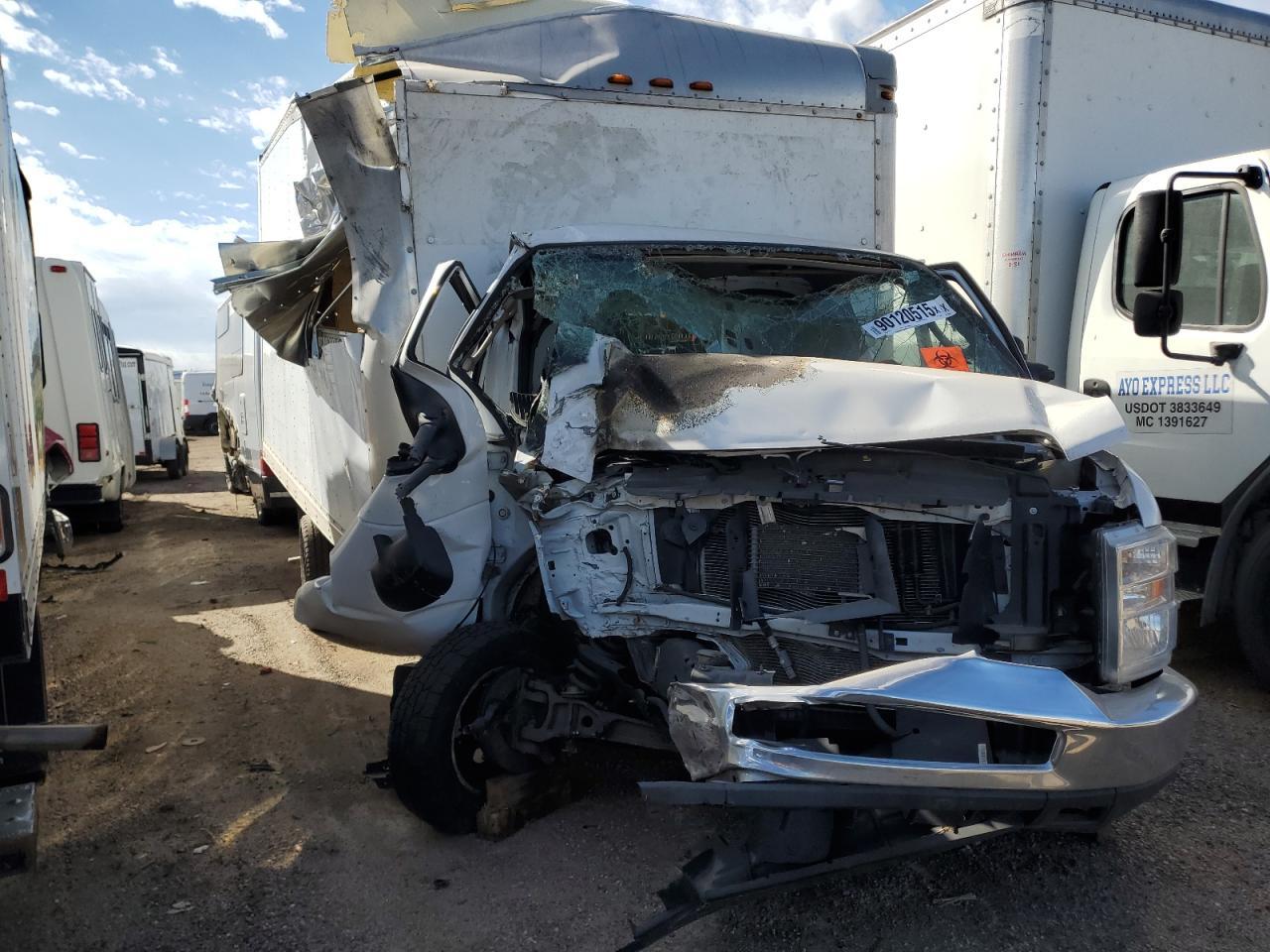 2017 Ford Econoline E350 Super Duty Cutaway Van - Фото 4