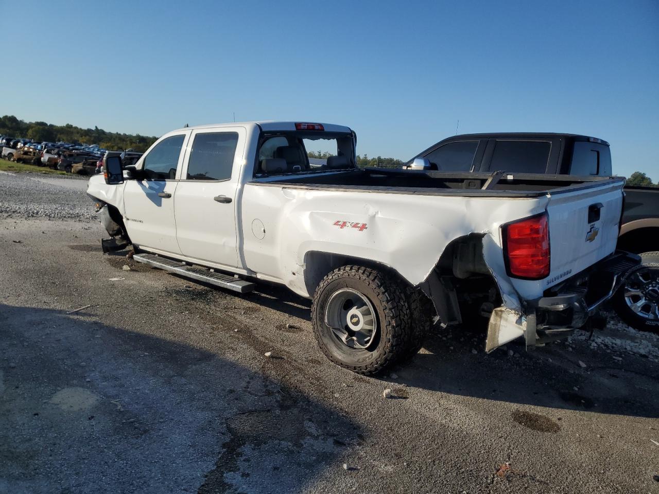 2018 Chevrolet Silverado K3500 - Фото 3