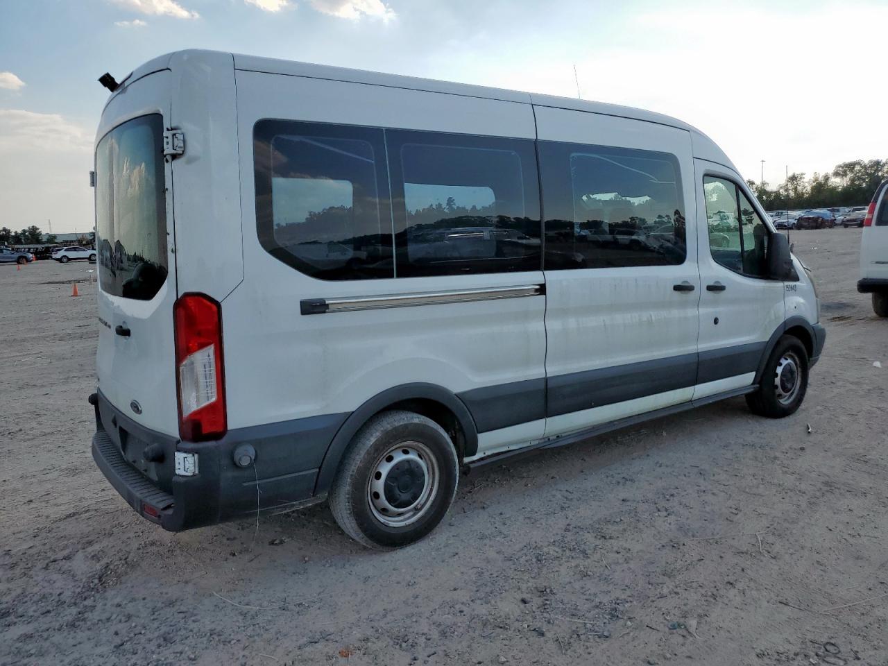 2016 Ford Transit Delivery Van - Фото 3